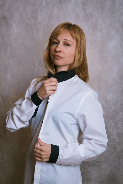 buttoned shirt fitting
