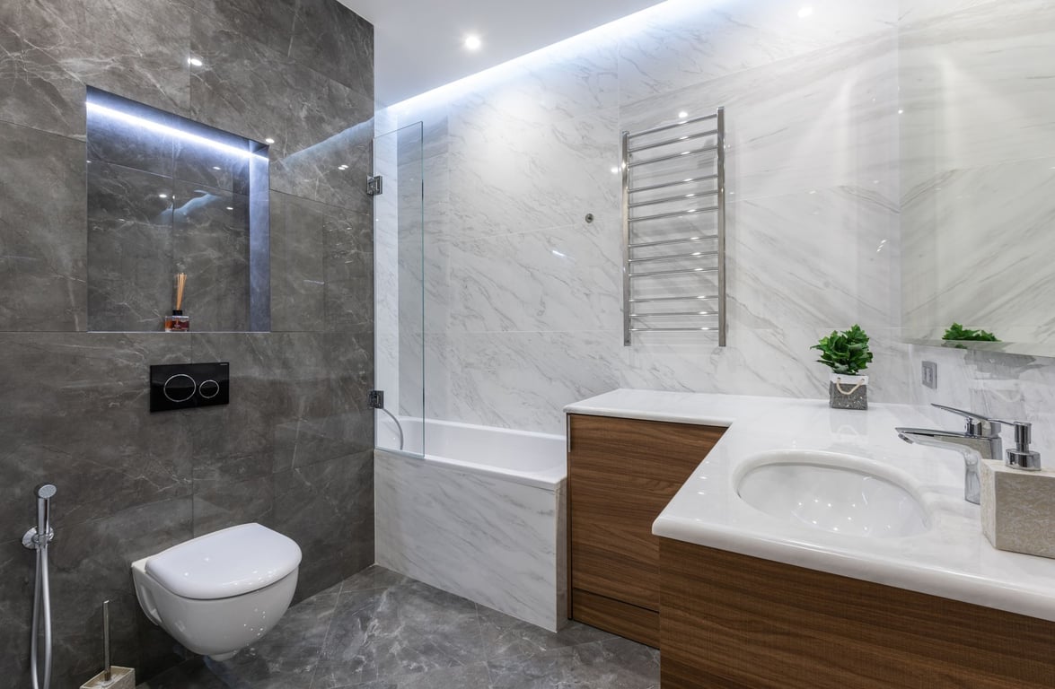 When a Plumber Should Install Your Toilet: Fit, Sealing, and Cost Considerations