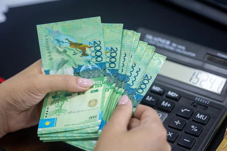 Image describing How to Use a Whole Life Cash Value Calculator in 2026?