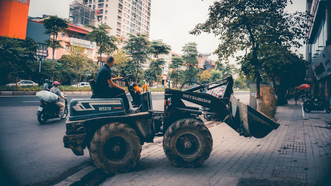 Compact Wheel Loader Buying Guide: Match Capacity, Costs, and Jobsite Needs
