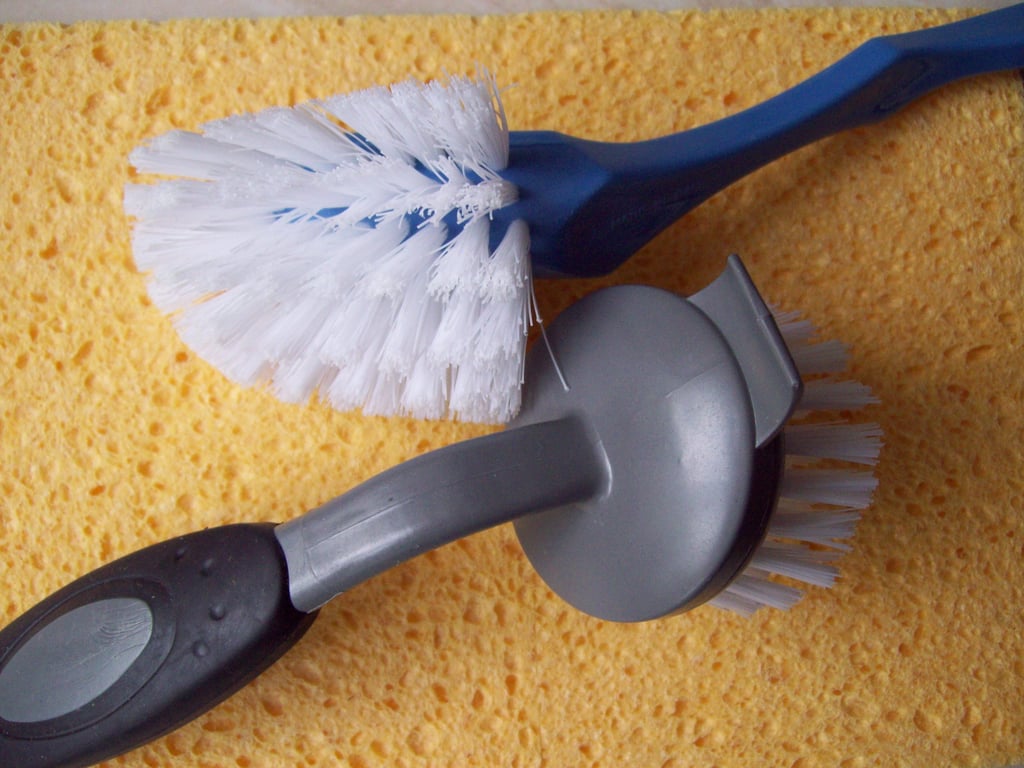 deep cleaning kitchen