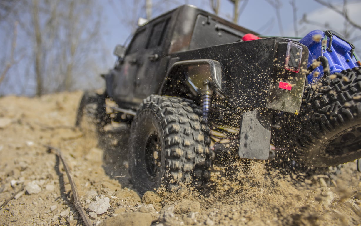 Jeep Gladiator towing trailer