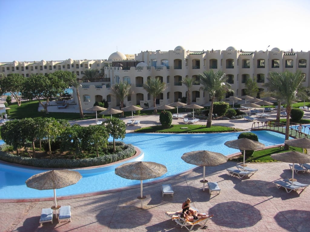 inground pool construction