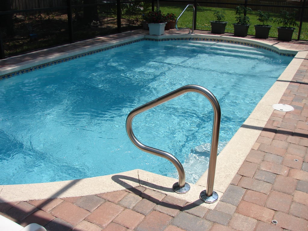 residential swimming pool maintenance