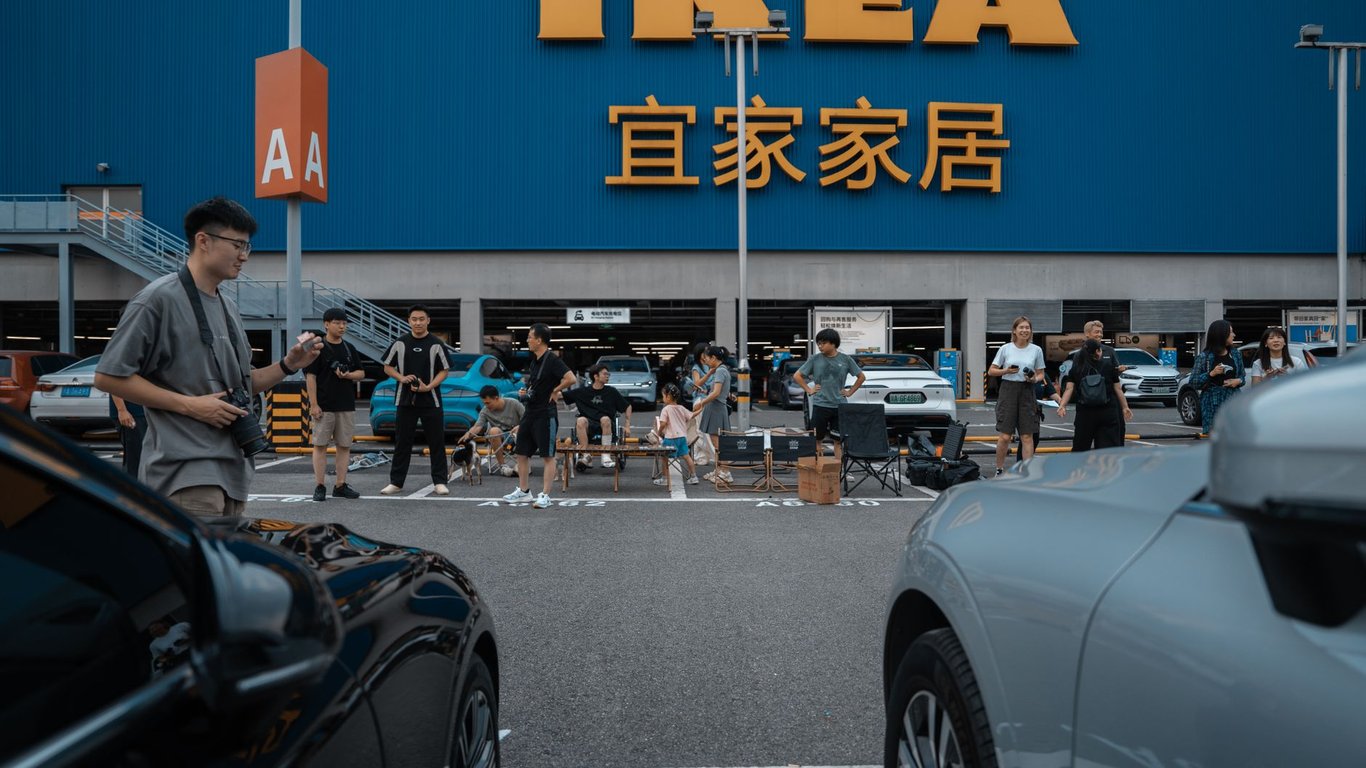 Public Charging Stations Near Me: How to Find the Right EV Charger Fast