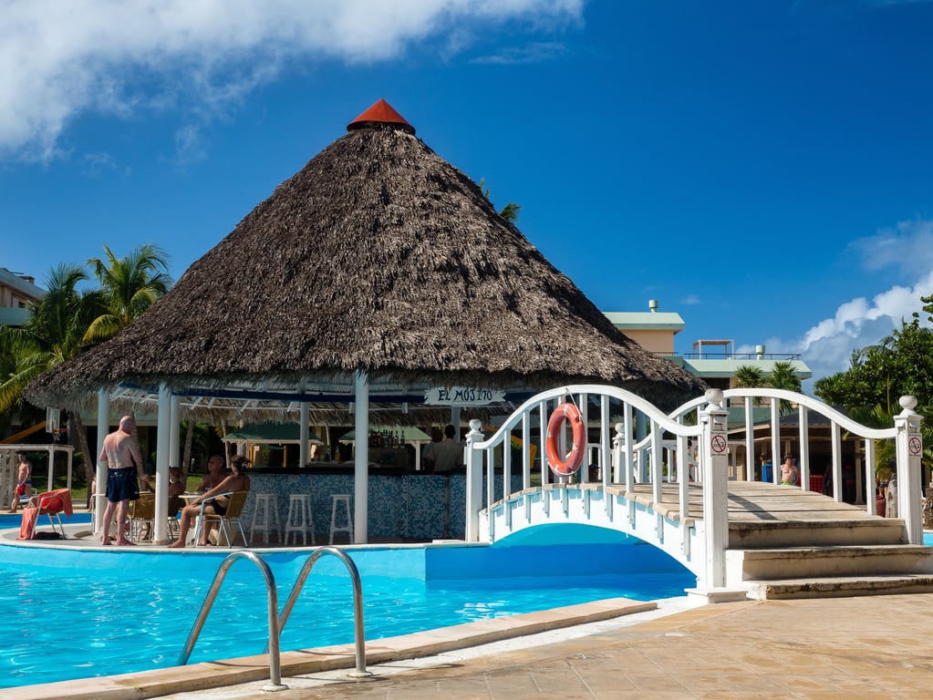 residential swimming pool construction