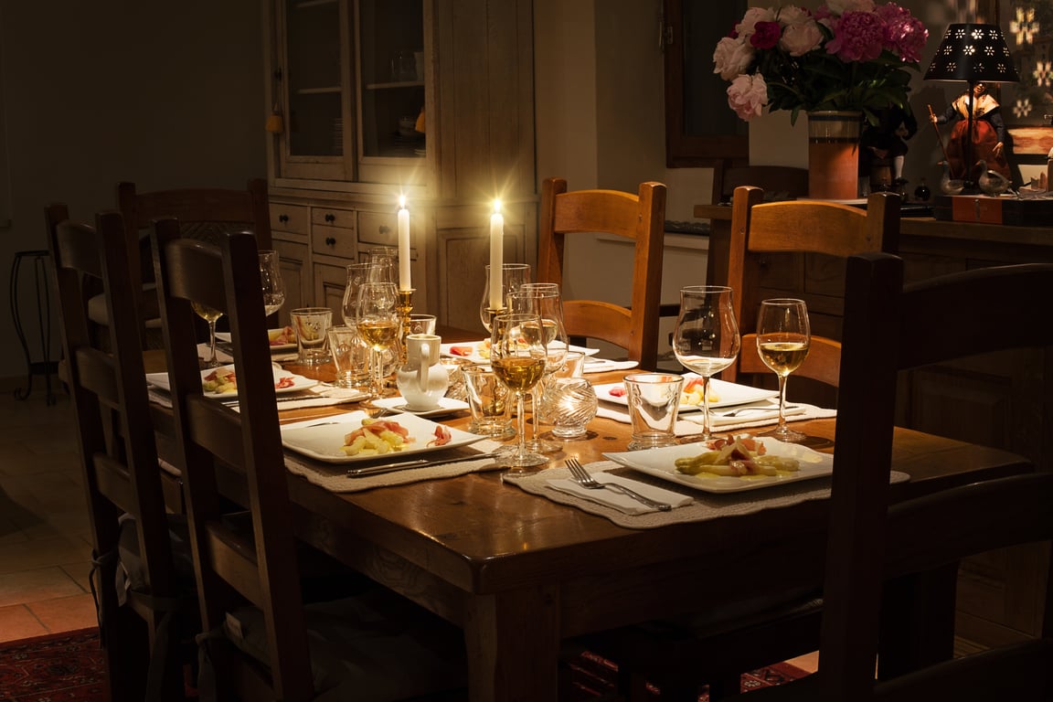 senior living dining room