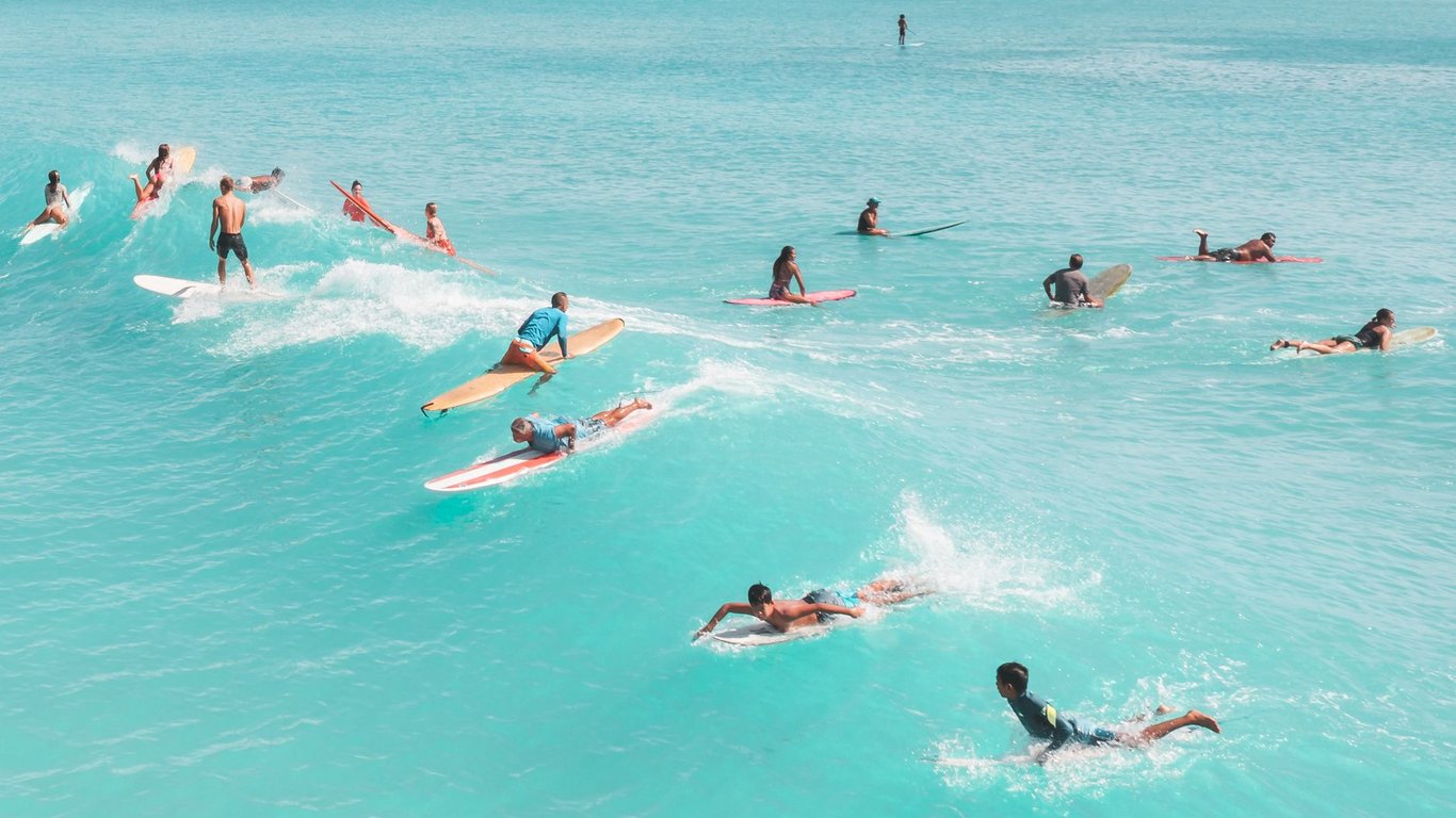 Best Surf Boats: How to Choose for Wave Quality, Budget, and Ownership Costs
