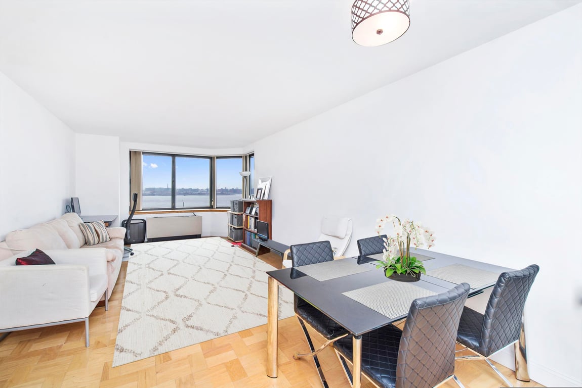 independent living community dining room