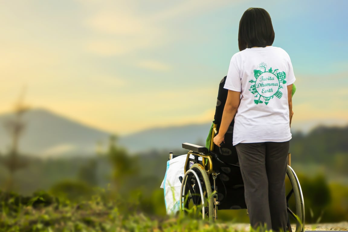 elderly caregiver home assistance