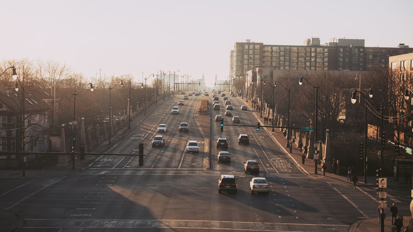 Average Car Insurance Cost Per Month by Age and State: What Drives Your Rate