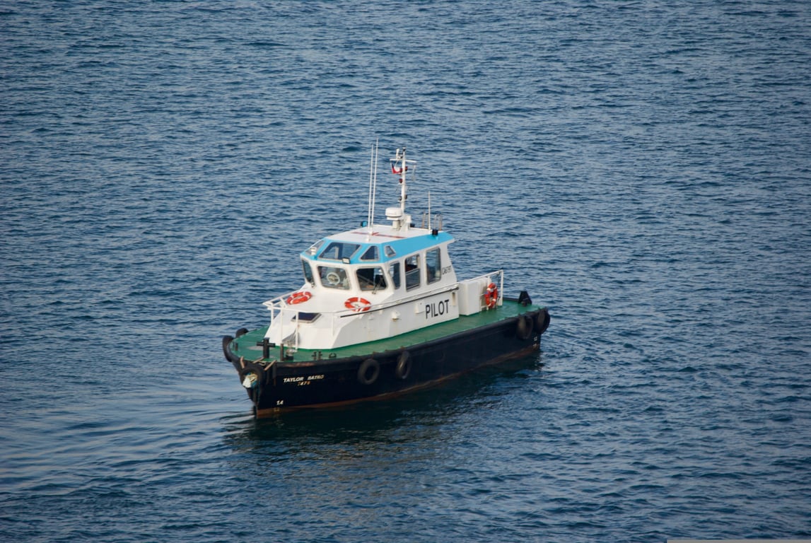 sea tow boat