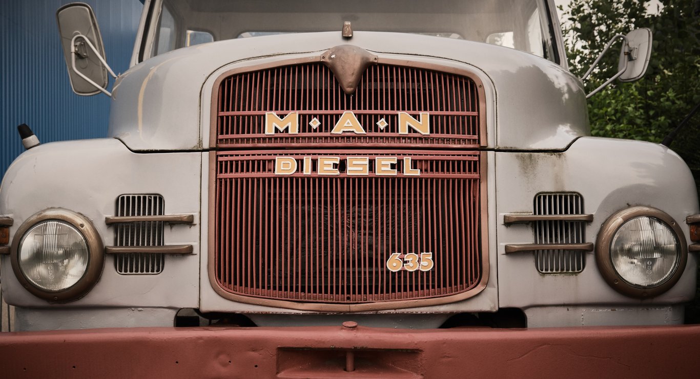 diesel truck repair shop