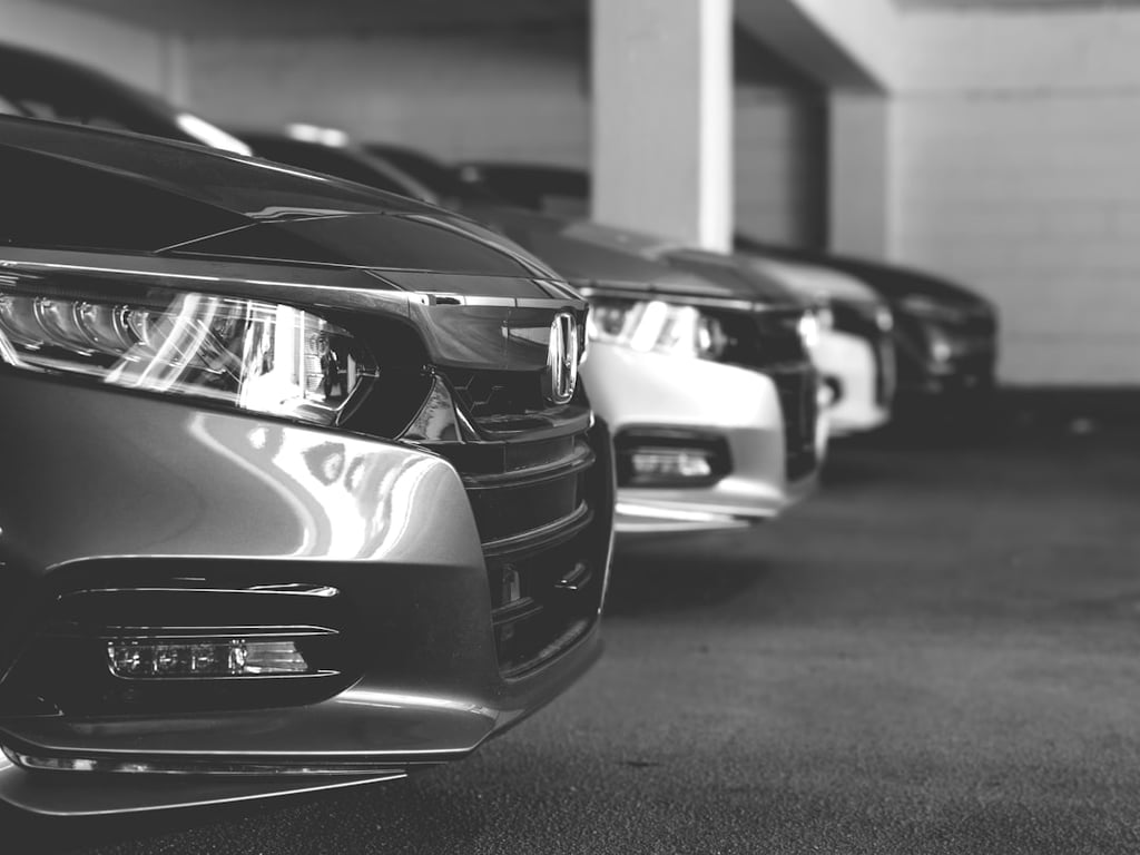 Best Website to Sell a Car: Compare Offers, Fees, and Convenience