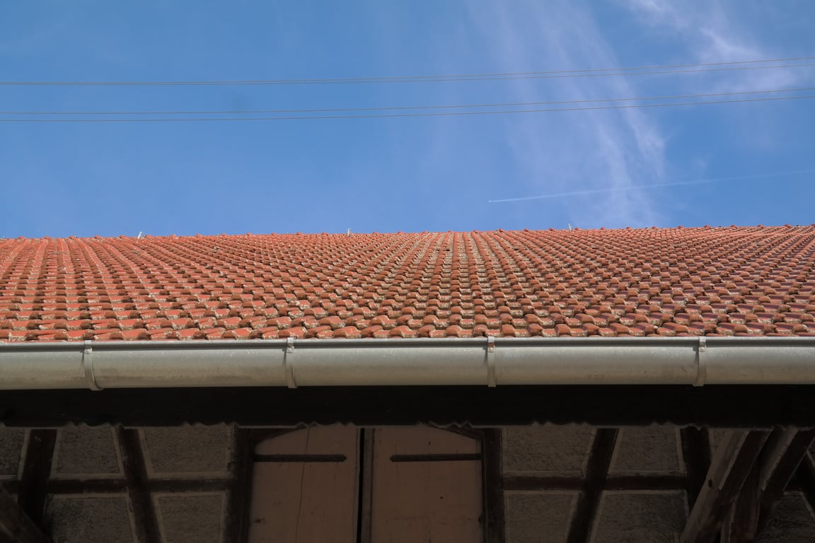 roof gutter installation