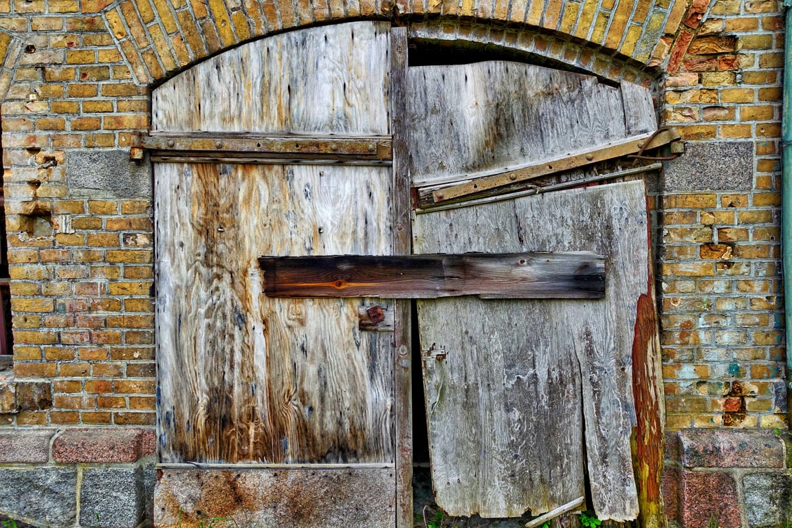broken garage door torsion spring