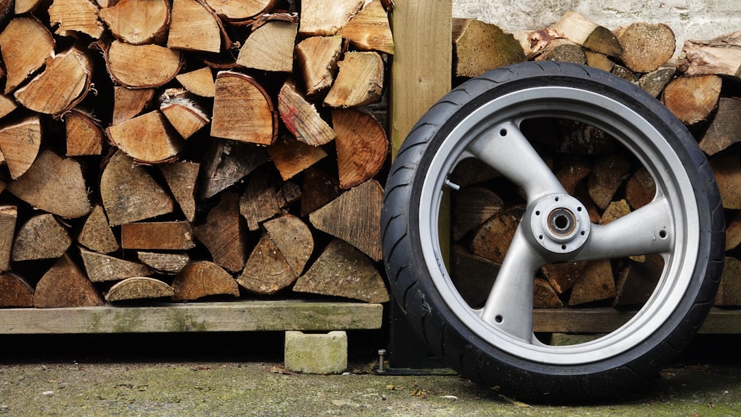 Tyre Repair Near Me: How to Find a Shop That Fixes Punctures Safely