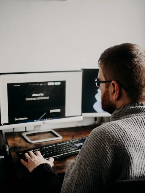 Image describing How to Hire the Best Freelance Web Designer in 2026?