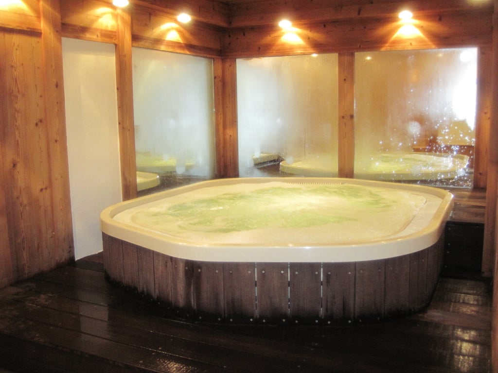 Jacuzzi spa showroom