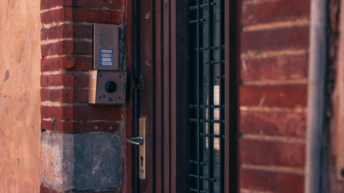 Schlage App: What Homeowners Should Know Before Managing a Smart Lock