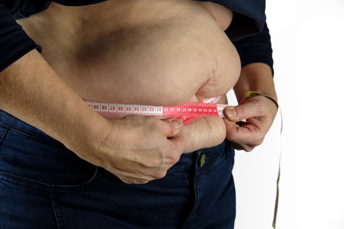 measuring waist for trousers