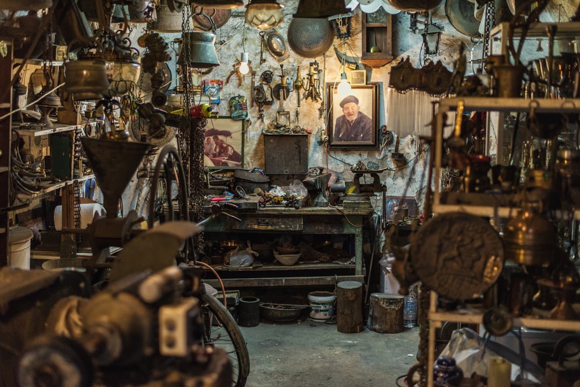BMW mechanic workshop