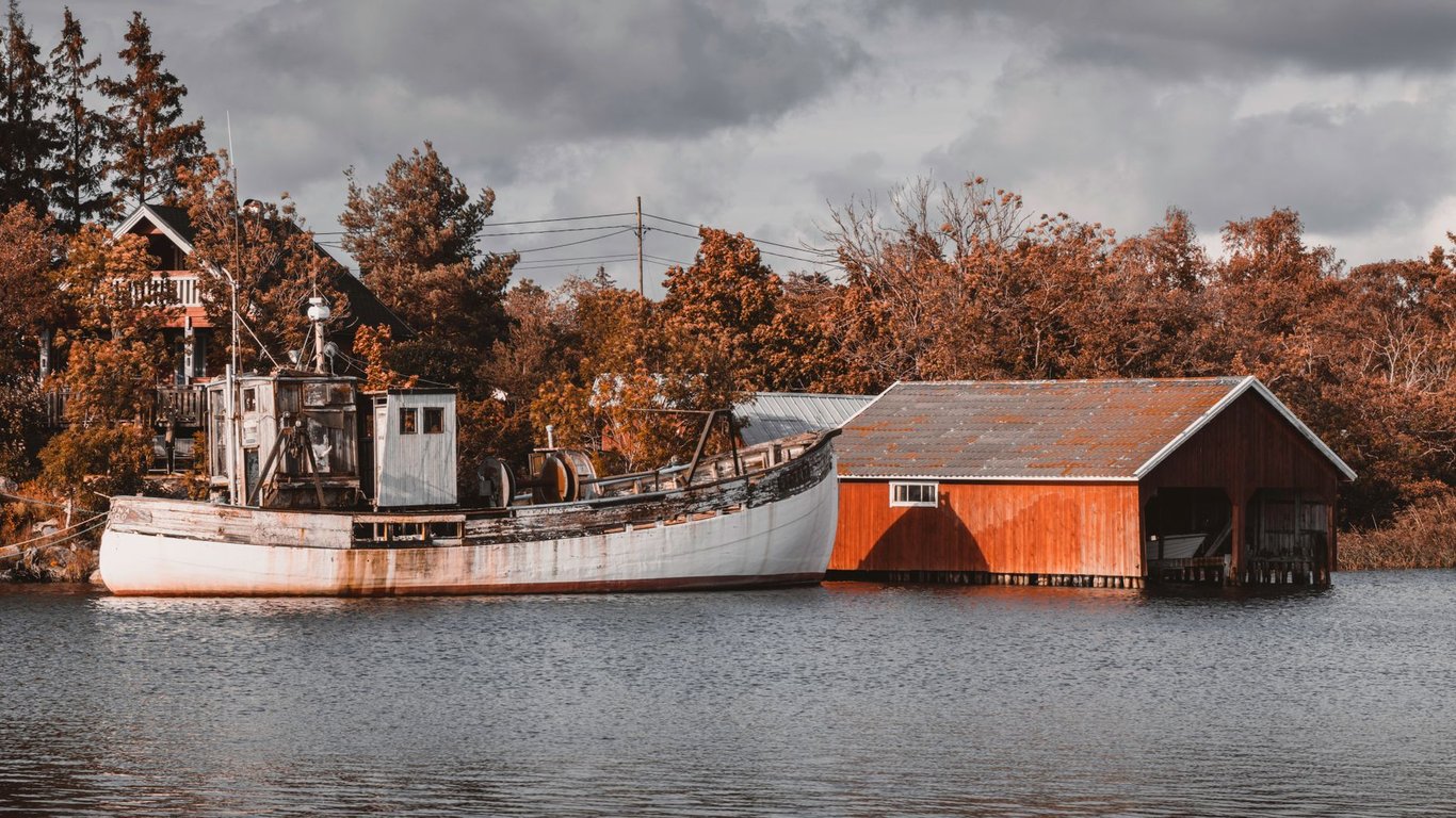 Old Boat Insurance: How Age, Condition, and Value Shape Your Coverage