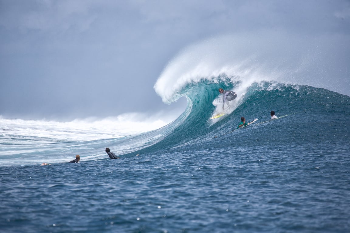wake surf boat