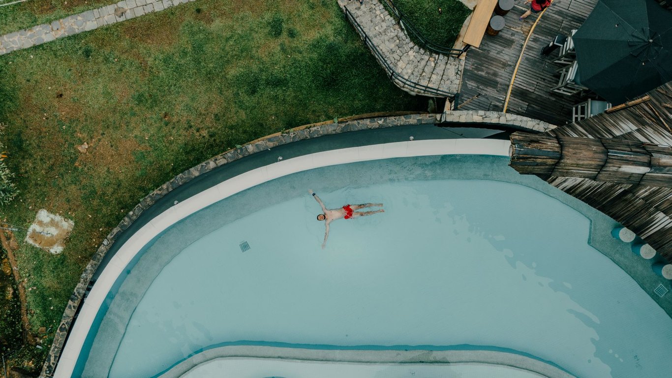 Above Ground Pool Service Near Me: How to Choose a Reliable Local Pro