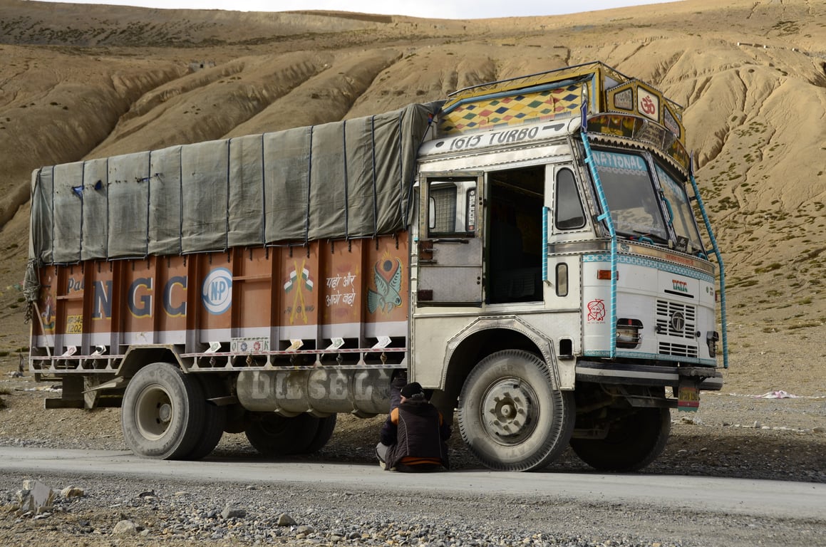flatbed tow truck