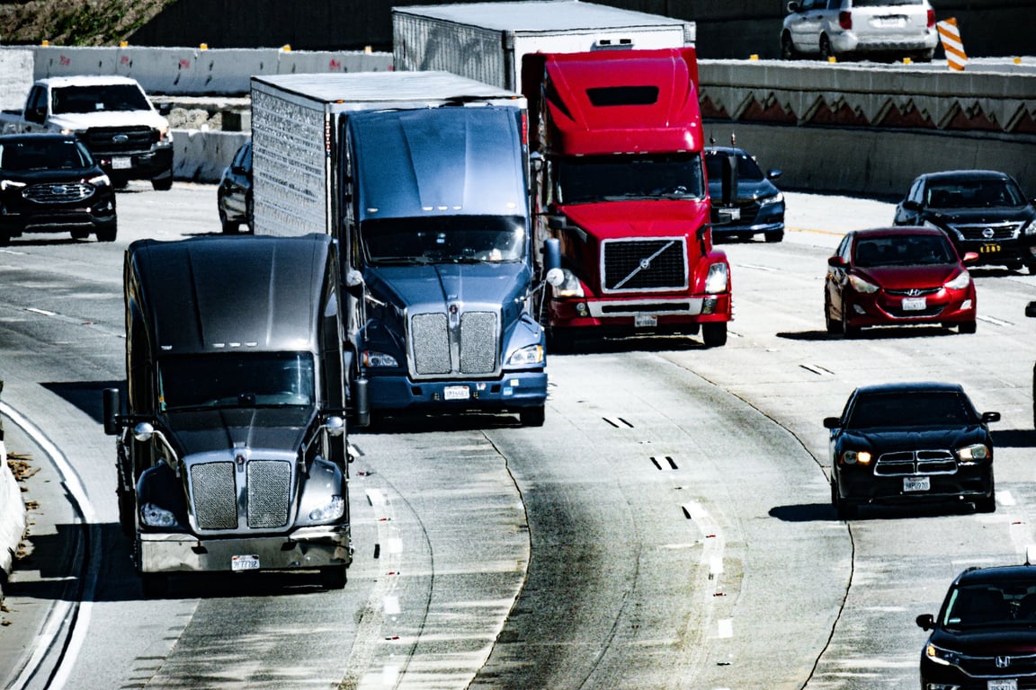 Semi AC Repair Near Me: How to Choose a Reliable Heavy-Duty Truck Service