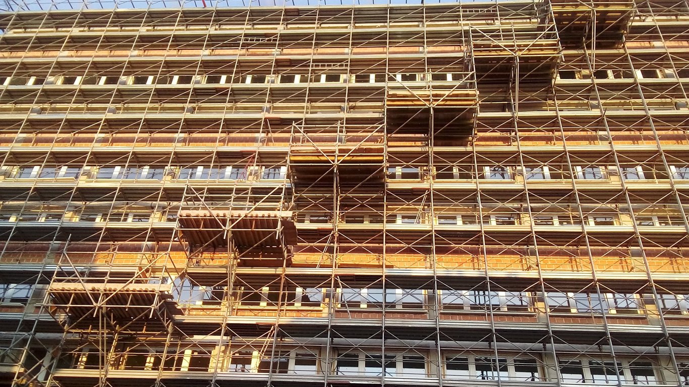 How Commercial Construction Companies Shape Smarter Renovation Decisions