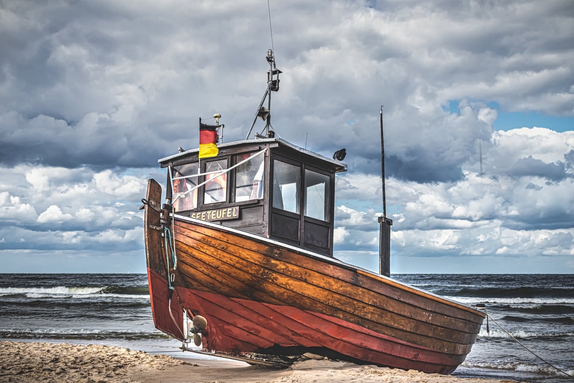boat towing service