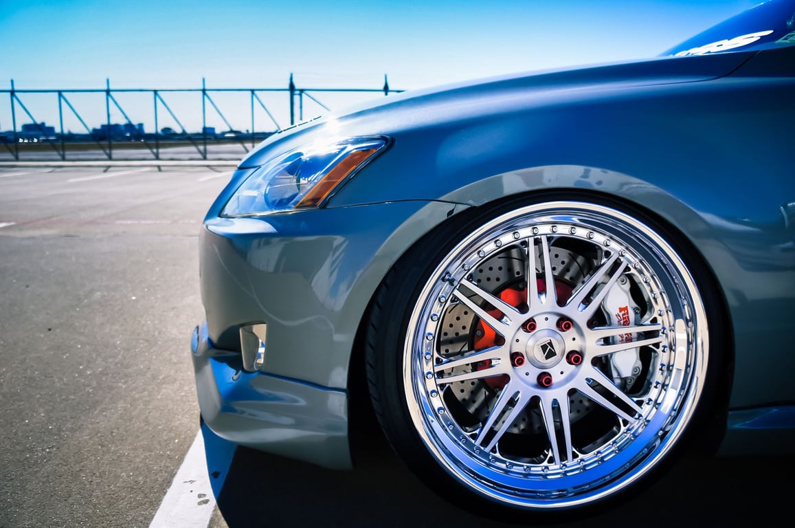 Brake Pads and Rotors Replacement: Warning Signs, Costs, and Smart Service Decisions
