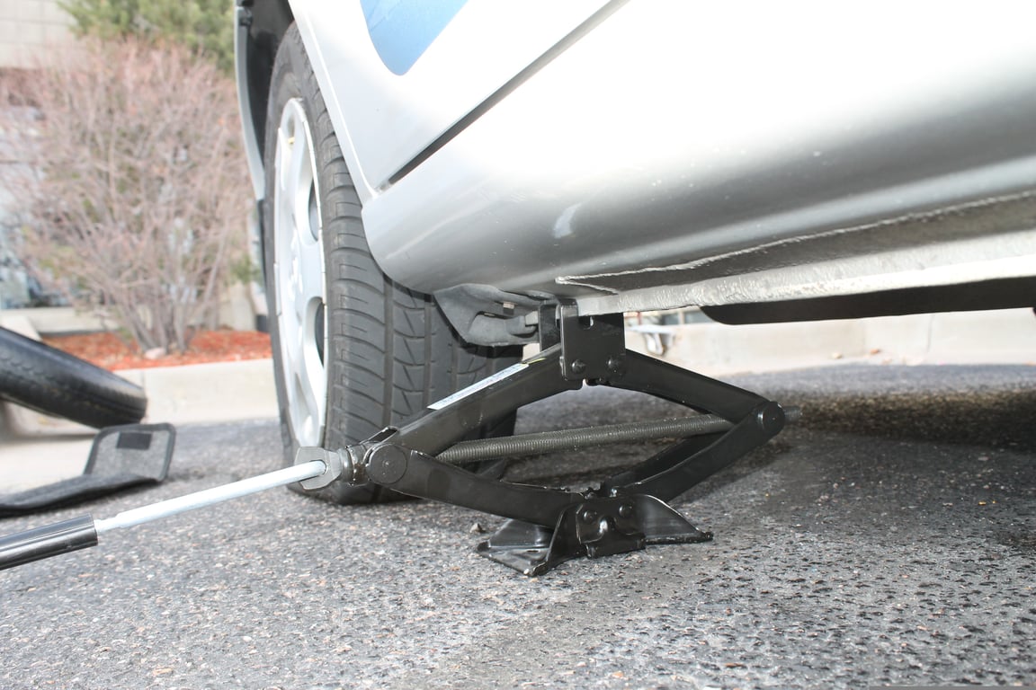 roadside flat tire repair