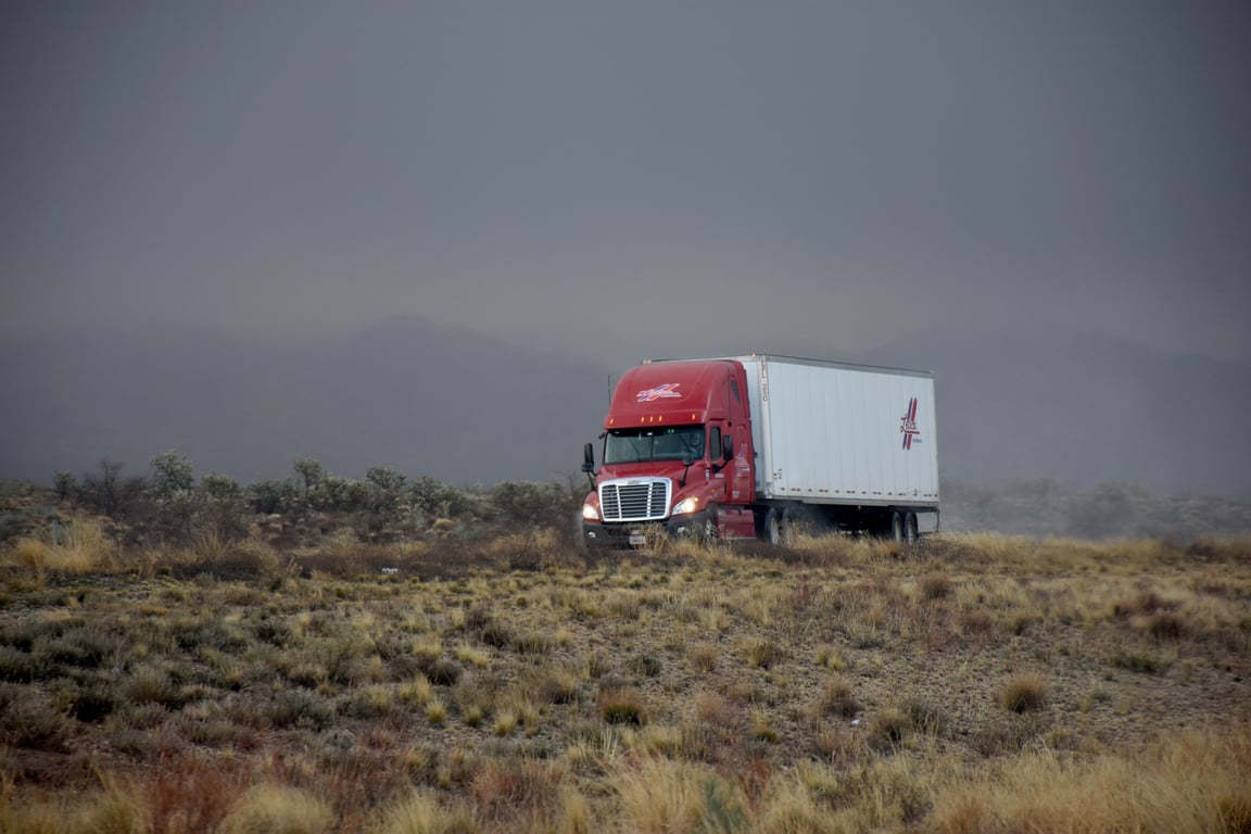 heavy-duty semi truck tow
