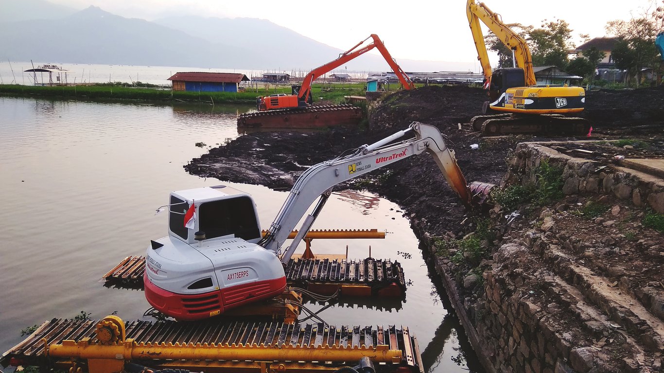 compact backhoe excavator