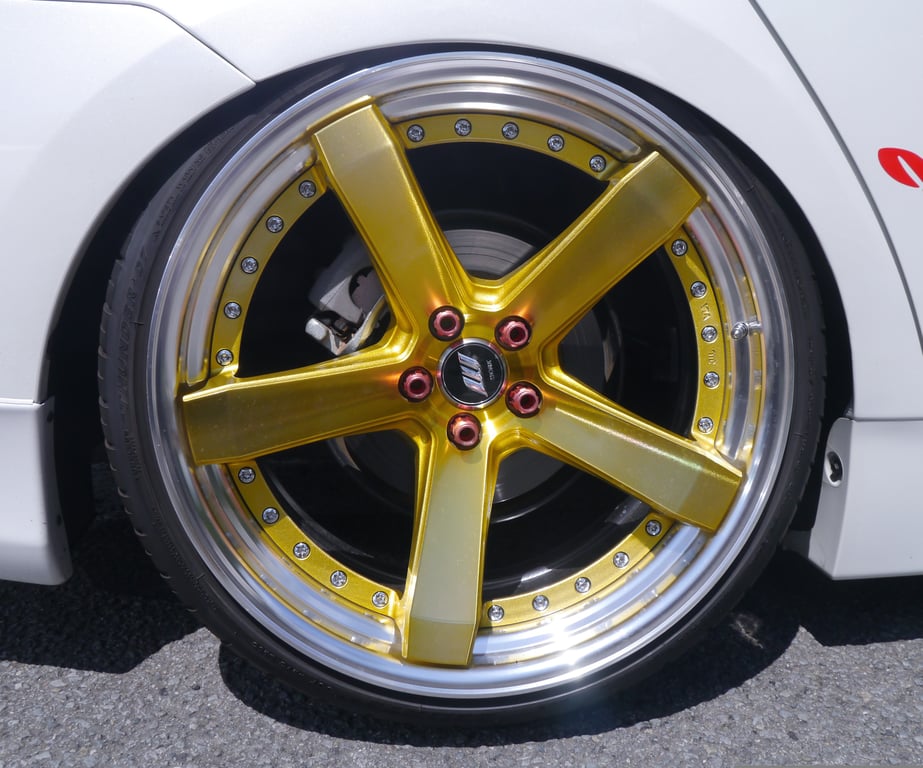 Toyota tire installation