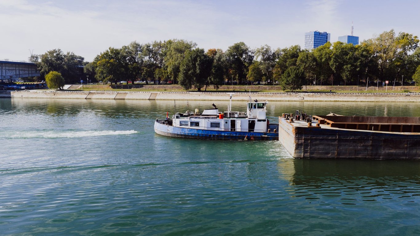 Tow Boat US Near Me: Choosing Reliable On-Water Towing Assistance