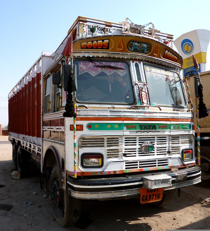 commercial truck repair shop
