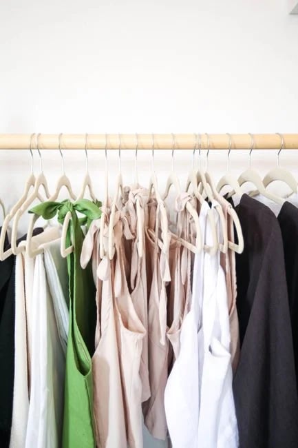 Image describing How to Build the Best Holiday Capsule Wardrobe 2026 Fast?