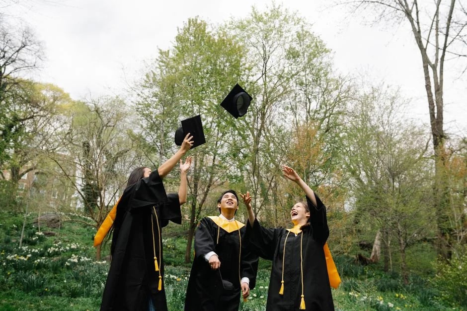 Image describing How to Get the Best Grad PLUS Loan in 2026 Fast?