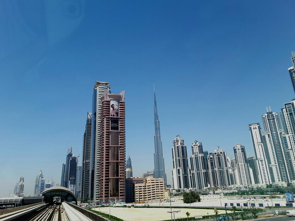 Emirates Dubai airport layover