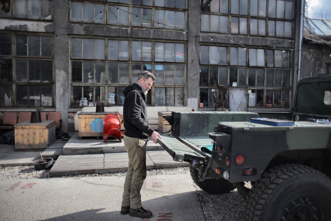 Heavy Duty Truck Topper Buying Guide: Build a More Secure, Productive Work Truck
