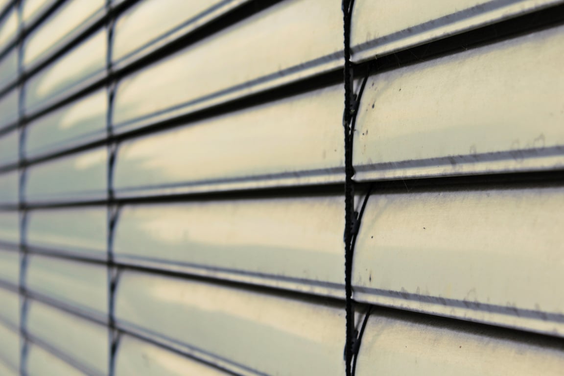 sealing house foundation gaps