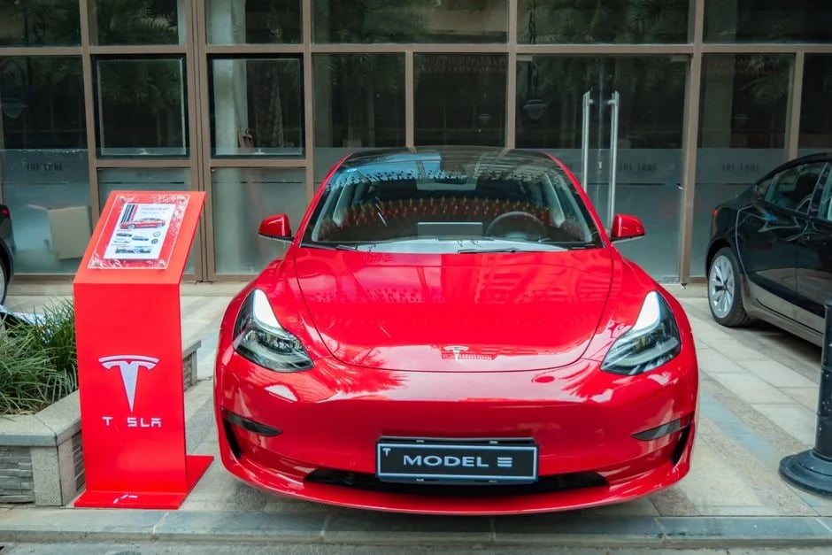 Image describing Top 7 Best Tesla Competitors in 2026 Who Wins Now?