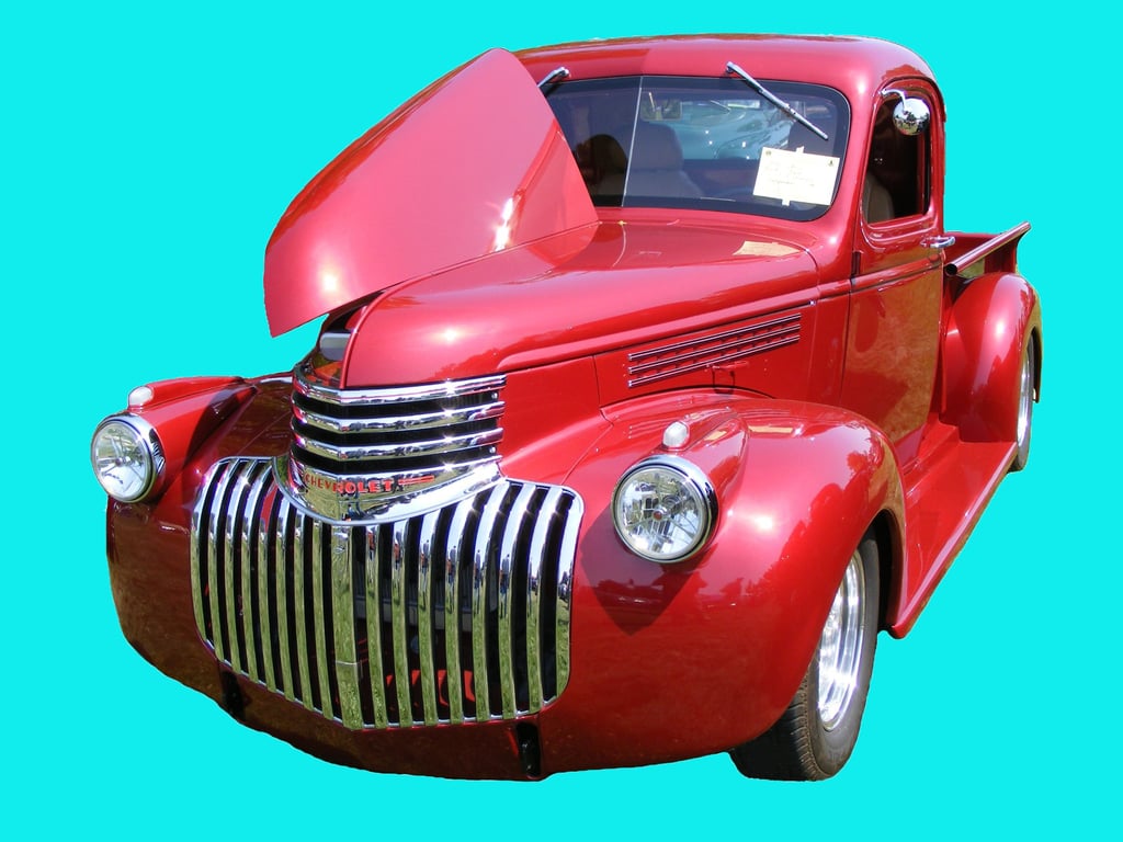 pickup truck towing trailer