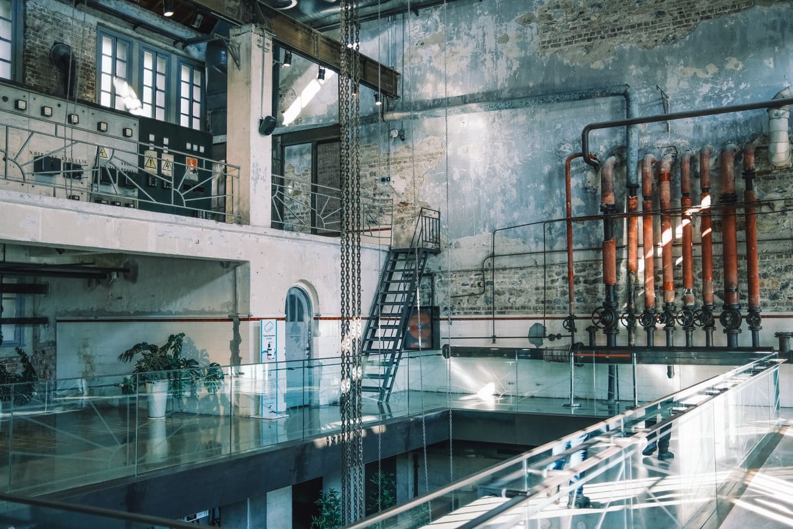 Warehouse Space for Lease Near Me: How to Compare Locations, Costs, and Lease Terms