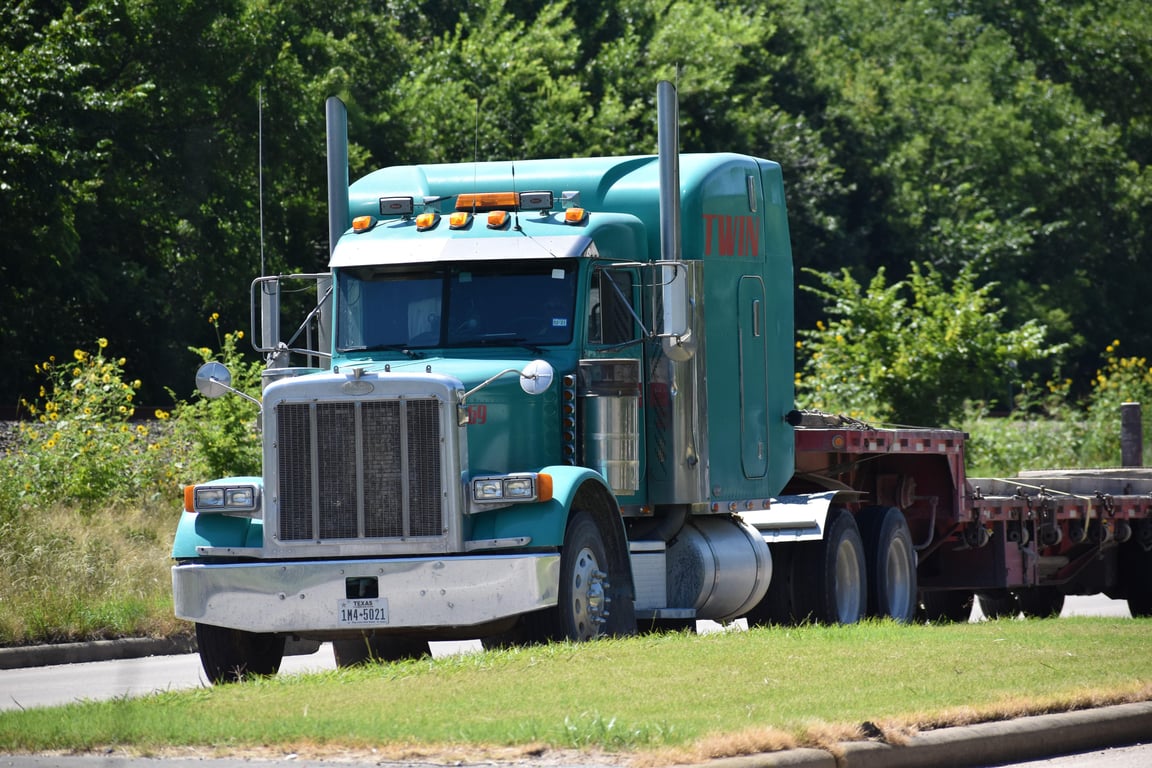 heavy-duty tow truck