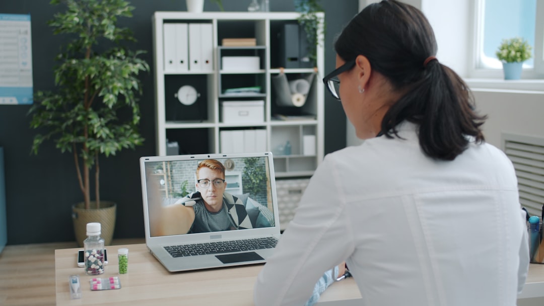 Online Classes for Medical Administrative Assistants: What to Compare Before You Enroll